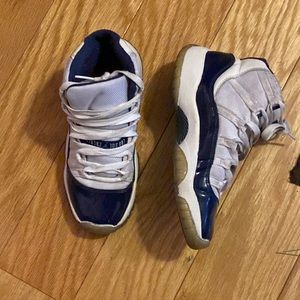 They are Jordan’s, size 4